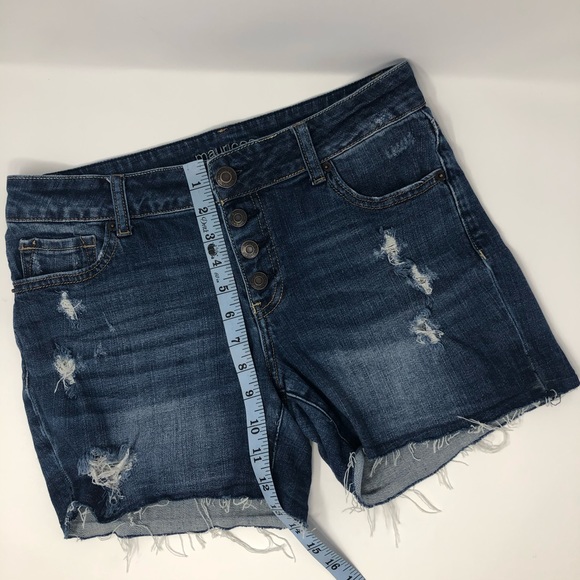 MAURICES  Distressed Button Fly Cut-off’s, SZ 5/6 - Picture 5 of 6